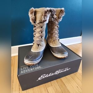 EDDIE BAUER - SIZE 10 - HUNT PACK DELUX - WOMENS SNOW BOOT WITH FAUX FUR (STONE)